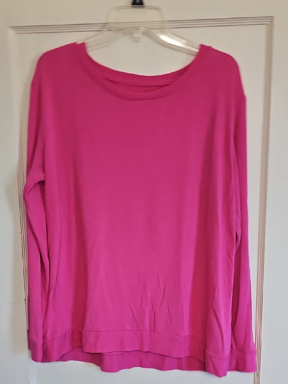 Women’s Relaxed Crewneck Top - Hot Pink